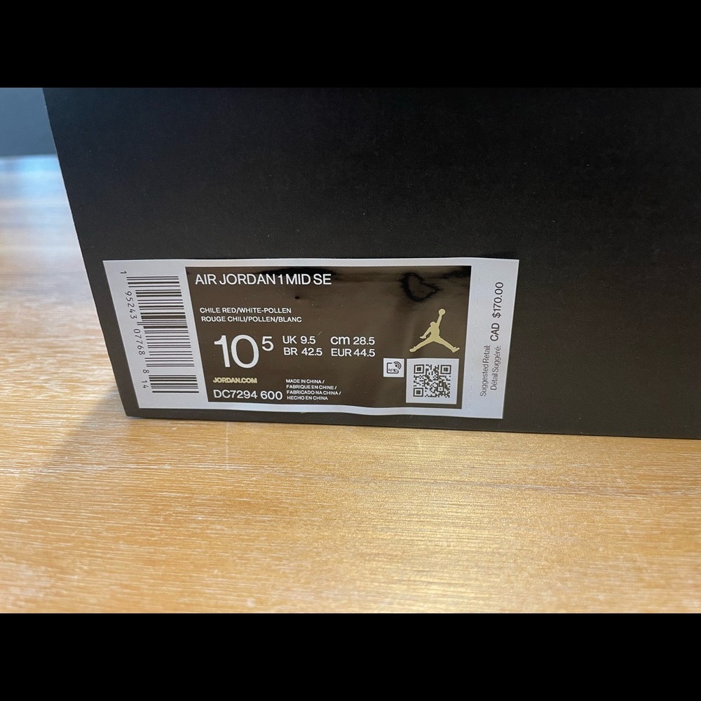 Jordan AJ1 Mid SE - Picture 6 of 8